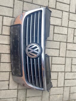 Přední maska VW Passat b6 - 3