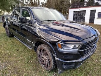 Dodge RAM 5.7 V8 , LARAMIE , 4x4 , full vybava , 2022 rok - 3