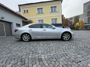 LEXUS LS600H - 3