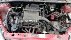 Prodám díly na Toyotu Yaris 1.0 VVTi 50 kw, r.v. 2000 - 3