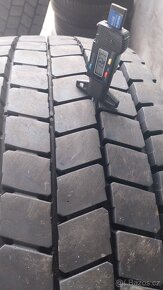 Prodám zimní 2 x pneu Fulda 315/70R22.5 154/150 L - 3