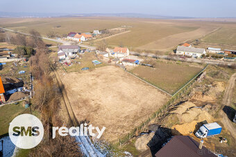 Stavební pozemek v Kubšicích – klid, soukromí a skvělá dostu - 3