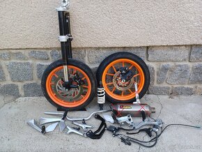 KTM 390 Duke - sedačky powerparts - 3