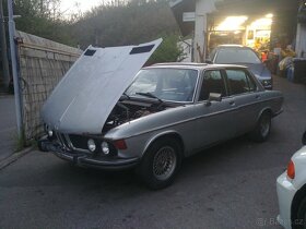 BMW E3 3.3L - 3