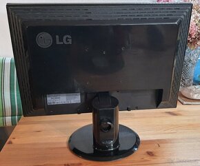 Monitor LG L226WTQ - 3