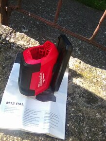 Milwaukee M12 PAL-0 Aku svítilna - lampa 700 lumenů - 3