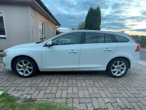 Volvo V60, 2.4 D4 Momentum AWD - 3