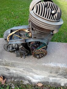 Prodam  motor cž 501 obsah 250 - 3