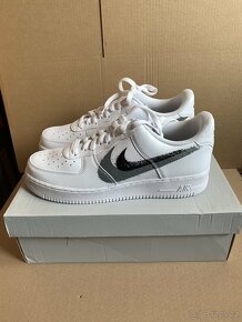 Nike Air Force 1 Low Spray Swoosh White Black Grey - 3