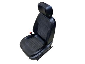 Sedačky černá kůže alcantara VW Passat B7 kombi r.v. 2012 - 3