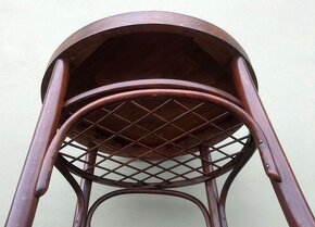 Kulatý jídelní stůl THONET - 3