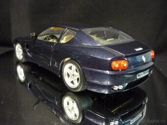 Ferrari 456 GT tmavě modré Bburago 1/18 - 3