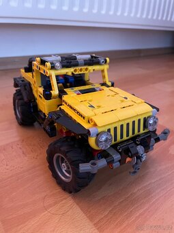 Lego technic Jeep Wrangler - 3