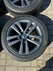 ORIGINÁL Alu Volkswagen AKIROS R17, 5x112 - TOP STAV - 3