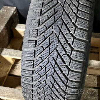 Zimní pneu 235/55 R18 104H Pirelli 7mm - 3