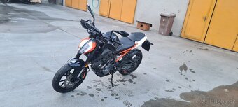 KTM DUKE 125 r.v. 2017 11 kw - 3