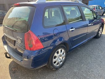 Peugeot 307 combi 1.6 hdi motor 9HX - díly - 3