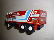 Tatra Paříž-Dakar, puška BoomCO, autodráha, Tučnáci na ledu - 3