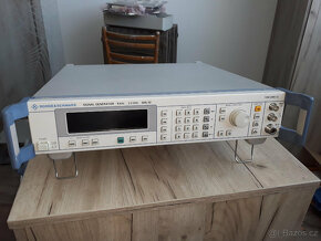 Signálový generátor Rohde Schwarz SML02 9kHz- 2,2GHz +option - 3