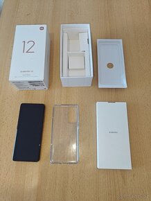 Xiaomi 12 5G, model 2201123G - 3