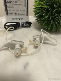 Bezdrátová sluchátka Sony MDR-AS600BT - 3