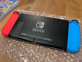 Prodám Herní konzole Nintendo SWITCH + Neon red / Neon blue - 3