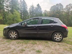 Peugeot 308 1,4 benzín 70 kW rok 11 /2008 najeto 139 000 - 3