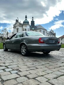 Jaguar XJ8L 4.2 V8 - 3