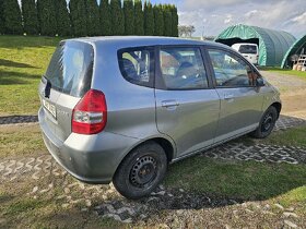 Honda Jazz 1.3 rok 2004 - 3