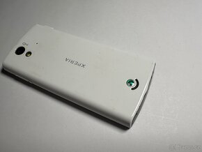 Sony Xperia ST18i - 3