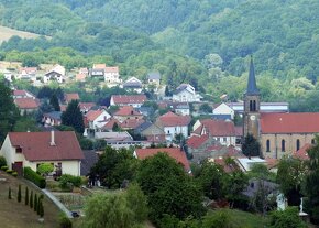 Prodej stavebního pozemku 28 km jižně od Brna. - 3