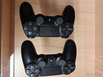 PlayStation 4 Slim 500GB+ 2 x ovládač - 3