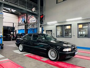 BMW Rad 7 740 i E38, Alcantara + originál fabrický M- Paket - 3