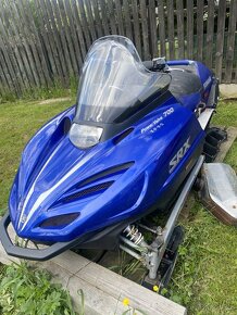 Sněžný skútr Yamaha SRX 700 - 3