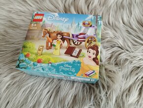 LEGO Disney 43233 Belle's Storytime Koňský kočár - 3