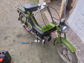 Babetta 210 se zámečkem - 3