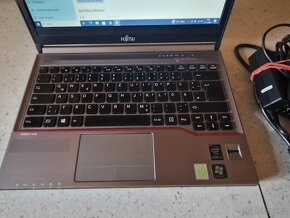 Fujitsu Lifebook E 734 - 3