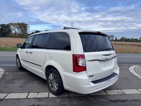 Chrysler Town Country 3,6 RT SFT  DVD 2013 - 3