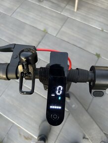 Elektrická koloběžka Xiaomi Scooter Pro - 3