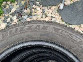 235/55 R17 - 3