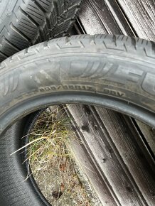 Prodám zimní  pneu Fulda Kristallcontroll 205/50R17 - 3