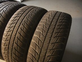 Zimní pneu Nokian 235/55R18 - 3