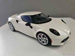 ALFA ROMEO 4C 2013/AUTOART 1:18 - 3