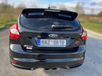 Sportovní vůz FORD FOCUS ST - 2000/183kW - 3