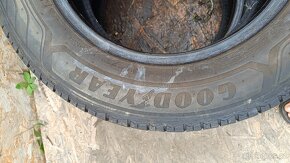 K37 - 2x ZIMNÍ  GOODYEAR - 215/65 R16 C 109/107T - 4,1mm - 3