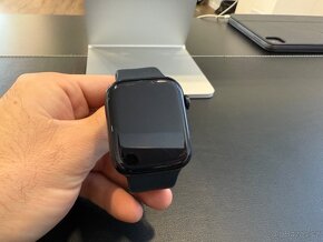 Apple Watch 7 45mm černé - 3