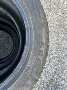 Zimní pneu s hřeby goodyear ultragrip s hřeby 205/55/16 - 3