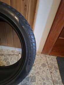 235/45R18 - 3