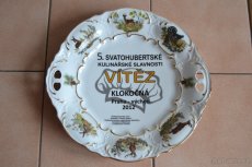 KRÁSNÉ PORCELÁNOVÉ TÁCY - myslivecký motiv-značeno - 3