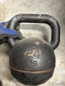 2 x 24 kg kettlebeľ - 3